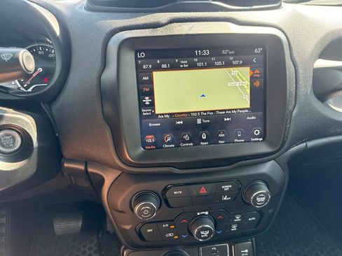 Used 2023 Jeep Renegade Trailhawk w/ Trailhawk Elite Group AWD/4WD image 13