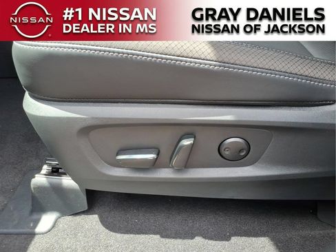 New 2026 Nissan Pathfinder SL FWD image 13