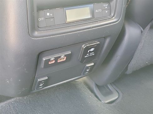 Used 2020 Nissan Pathfinder SL AWD/4WD image 12