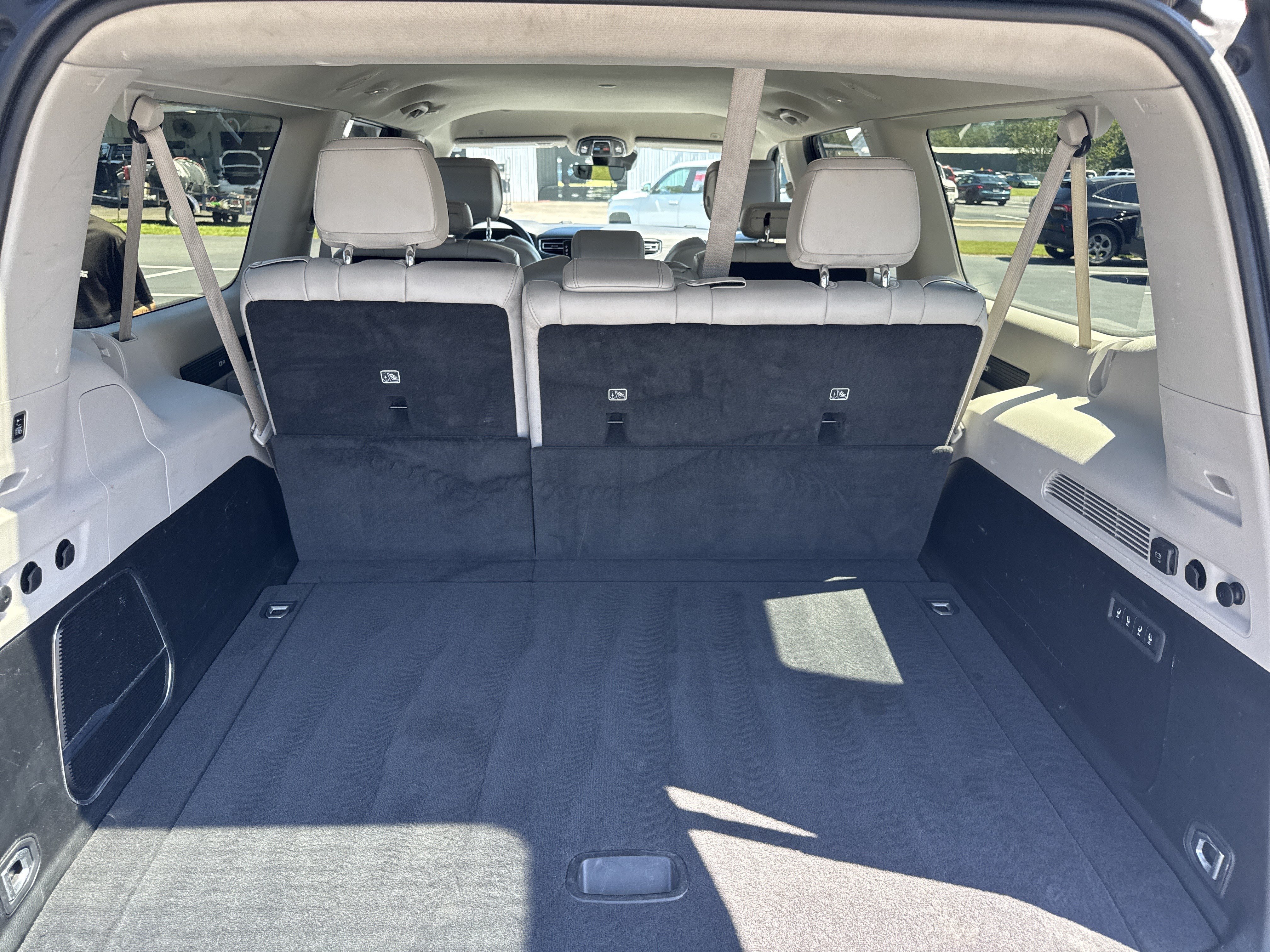 Used 2024 Jeep Wagoneer L Series II AWD/4WD image 28
