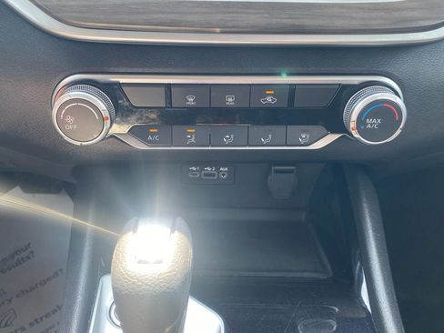 Used 2024 Nissan Altima 2.5 SV image 21