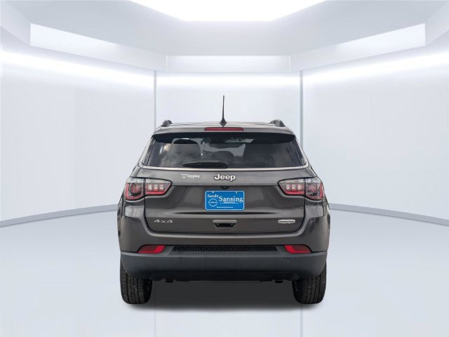 Used 2023 Jeep Compass Latitude AWD/4WD image 5