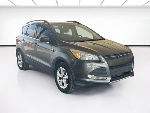 Used 2016 Ford Escape SE w/ Equipment Group 201A AWD/4WD image 3