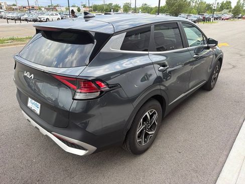 Used 2023 Kia Sportage LX FWD image 4