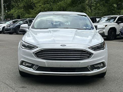 Used 2017 Ford Fusion SE FWD image 18