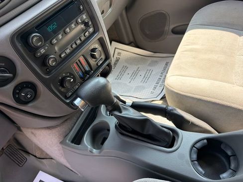 Used 2005 Chevrolet TrailBlazer LS w/ LS Preferred Equipment Group AWD/4WD image 19