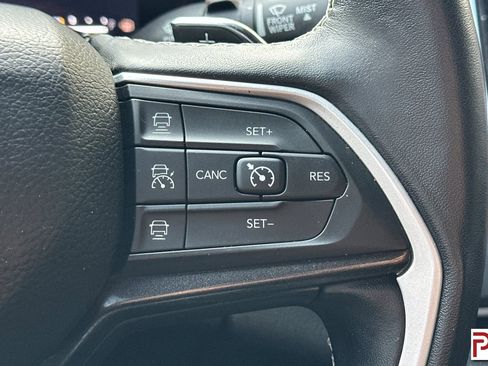 Used 2022 Jeep Grand Cherokee L Laredo image 31