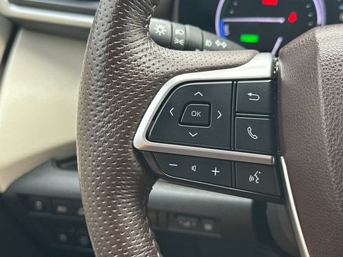 Used 2023 Toyota Sienna Platinum FWD image 33