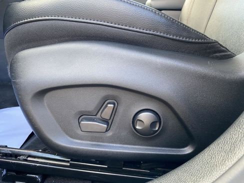 Used 2022 Jeep Compass Limited image 13