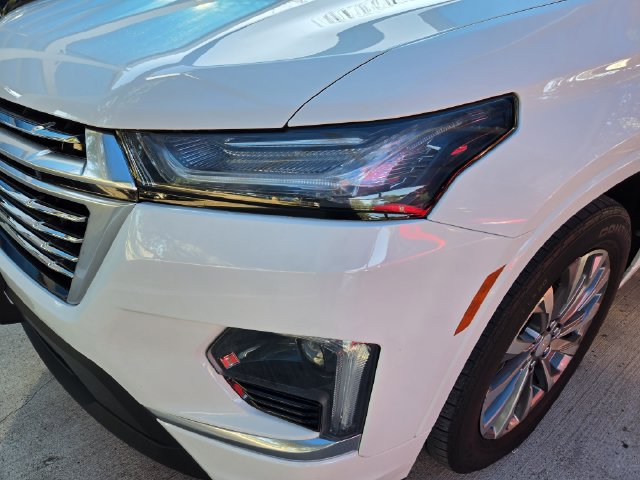 Used 2023 Chevrolet Traverse Premier FWD image 7