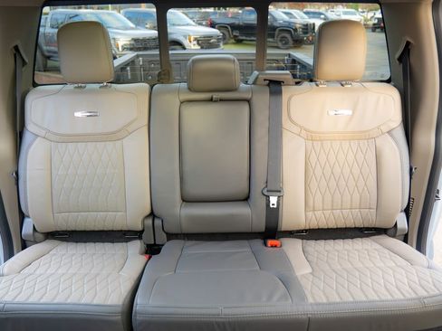 Used 2025 Ford F450 Platinum w/ Platinum Plus Package image 13