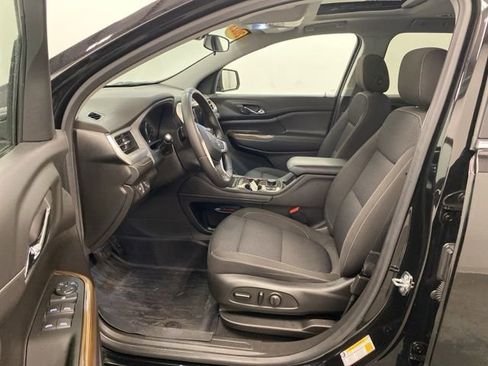 Used 2023 GMC Acadia SLE w/ Driver Convenience Package image 8