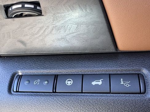 New 2026 Nissan Pathfinder Platinum AWD/4WD image 7