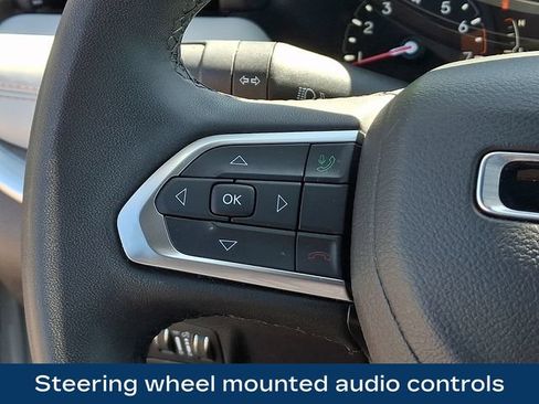 Used 2025 Jeep Compass Limited AWD/4WD image 7