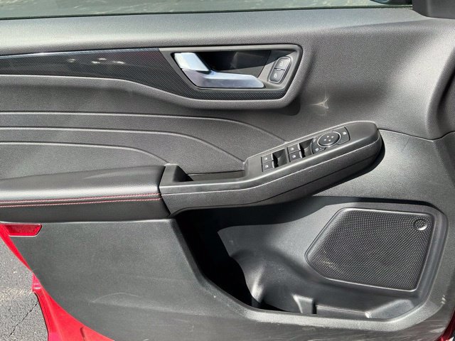 Used 2025 Ford Escape ST-Line Select AWD/4WD image 14