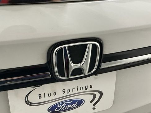 Used 2023 Honda Odyssey Touring image 5