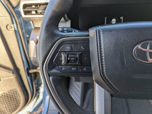 Used 2025 Toyota 4Runner TRD Off-Road AWD/4WD image 12