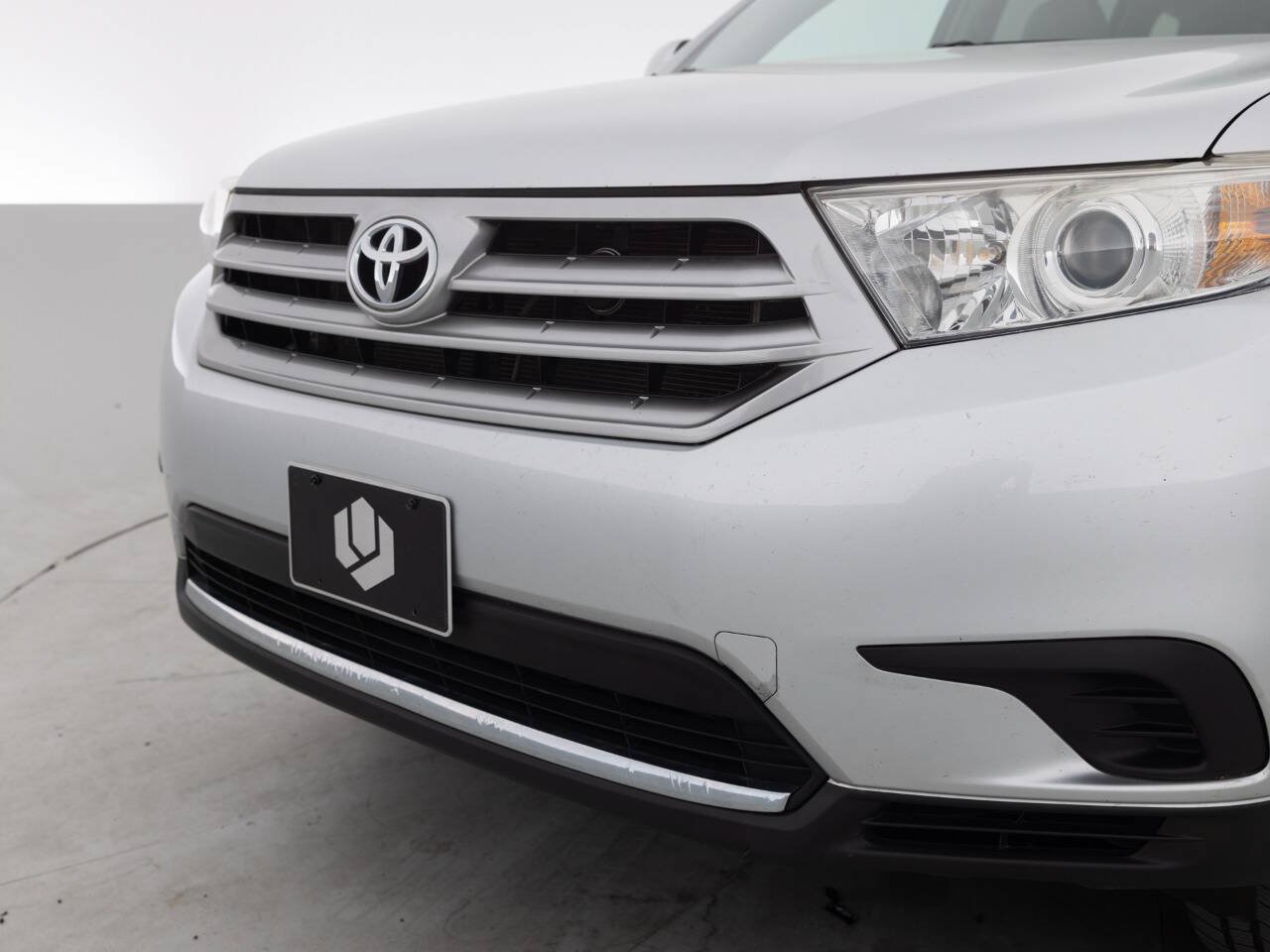 Used 2013 Toyota Highlander FWD w/ Cold Weather Pkg image 15