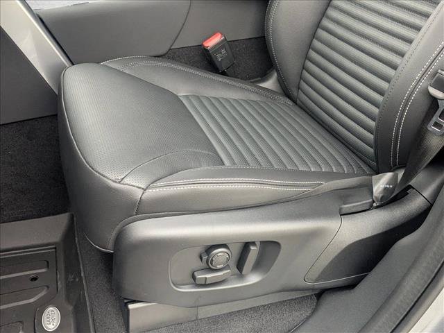 Used 2025 Land Rover Discovery S AWD/4WD image 4
