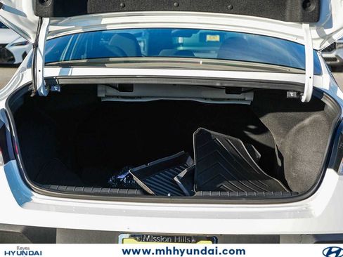 New 2025 Hyundai Elantra Sport FWD image 12