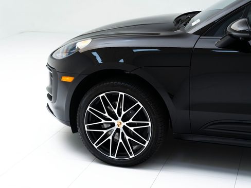 Certified 2025 Porsche Macan AWD/4WD image 11