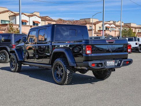 Used 2023 Jeep Gladiator Willys image 8