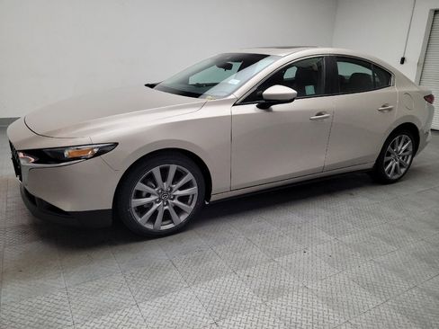 Used 2022 MAZDA MAZDA3 s FWD image 2