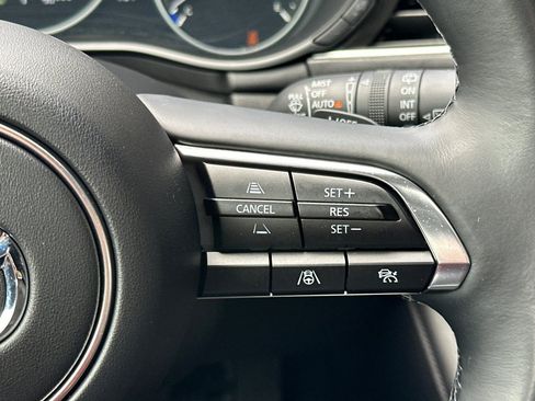 Used 2025 MAZDA MAZDA3 Hatchback w/Premium Plus Pkg image 29