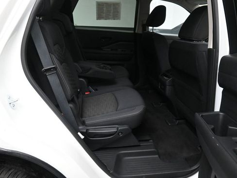 Used 2024 Nissan Pathfinder SV image 22