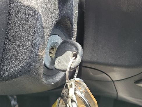 Used 2011 Hyundai Tucson GLS FWD image 31