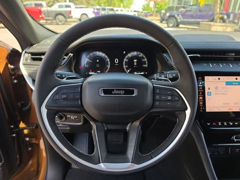 New 2026 Jeep Grand Cherokee Limited AWD/4WD image 14