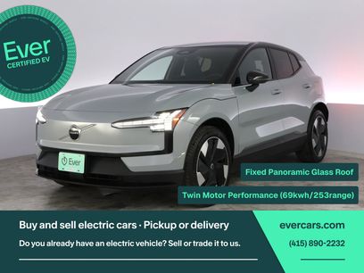 Used 2025 Volvo EX30 Plus w/ Protection Package Premier