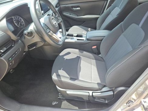Used 2025 Nissan Sentra SV FWD image 14