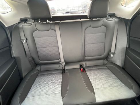 Used 2025 Chevrolet Trax LT w/ LT Convenience Package image 37