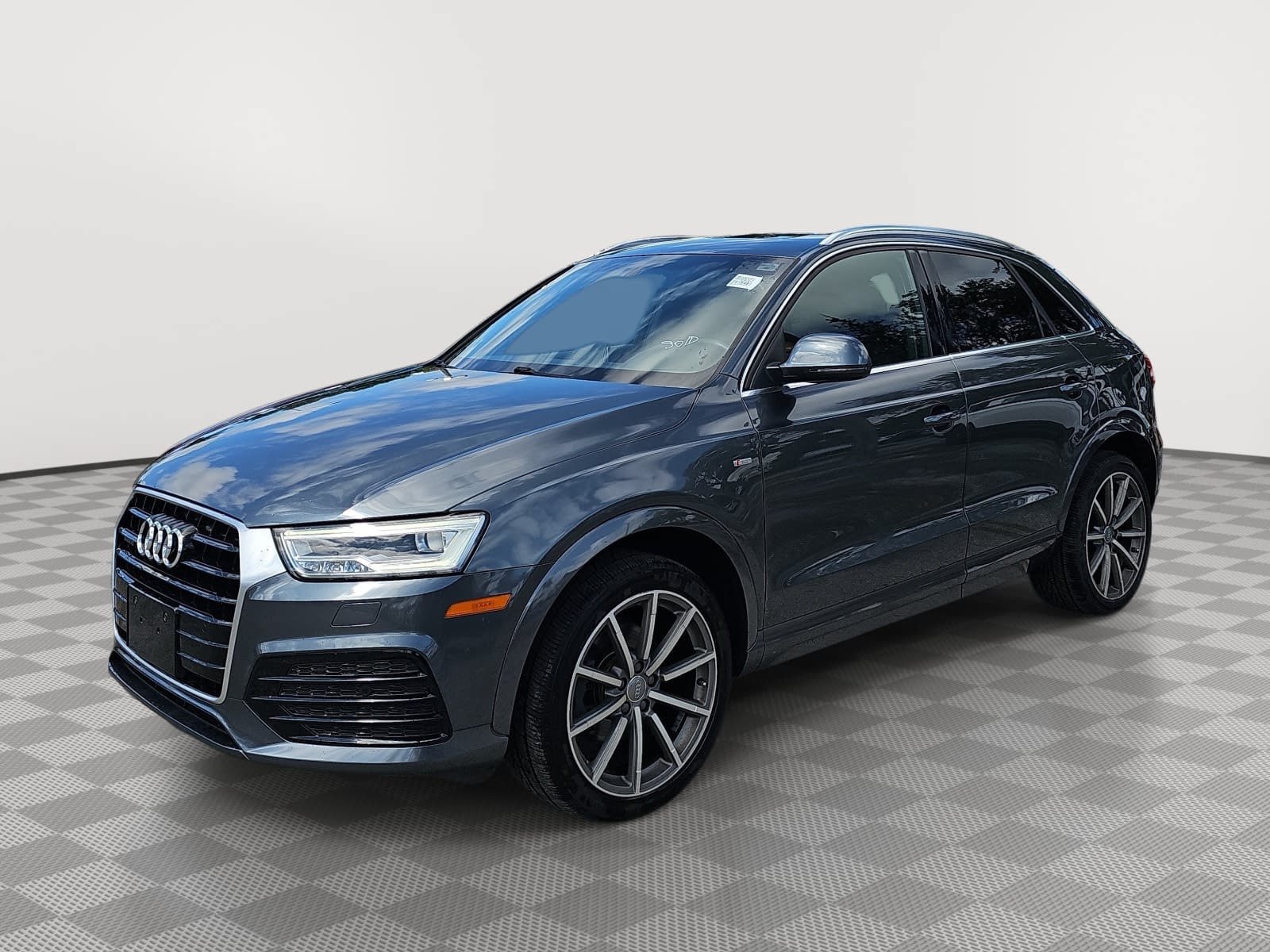 Used 2018 Audi Q3 2.0T Premium Plus w/ Premium Plus Package AWD/4WD image 4
