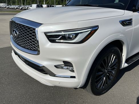 Used 2023 INFINITI QX80 Sensory w/ Cargo Package AWD/4WD image 11