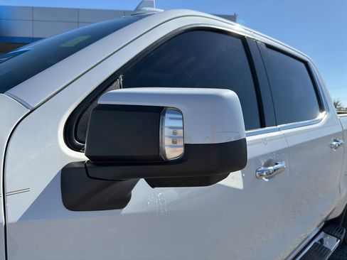 Used 2019 Chevrolet Silverado 1500 High Country w/ Technology Package image 13