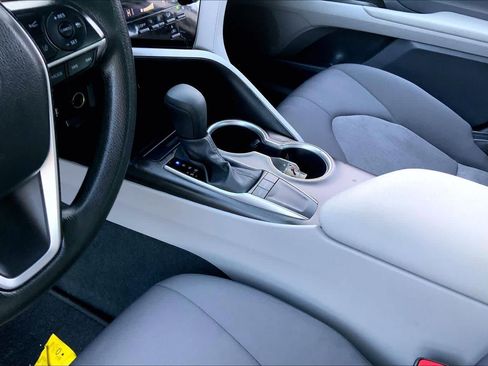 Used 2024 Toyota Camry LE w/ Convenience Package image 16