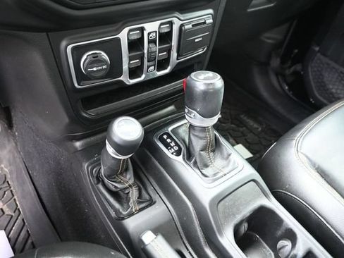 Used 2021 Jeep Wrangler Unlimited Sahara AWD/4WD image 10