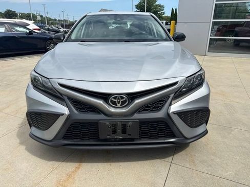 Used 2021 Toyota Camry SE AWD/4WD image 2
