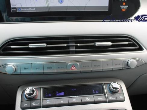 Used 2022 Hyundai Palisade SEL w/ Premium Package FWD image 19