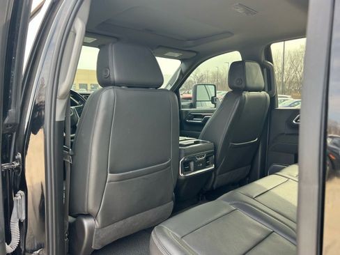 Used 2024 GMC Sierra 3500 Denali w/ Denali Reserve Package image 16