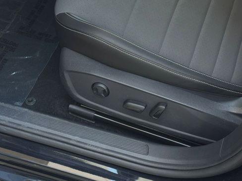 Used 2025 Volkswagen Jetta SE image 23