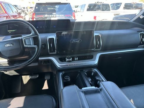 Used 2025 Ford Expedition Tremor AWD/4WD image 10