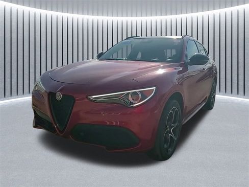Used 2023 Alfa Romeo Stelvio Veloce image 7