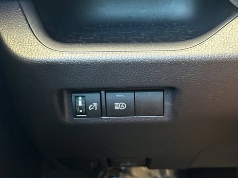 Certified 2025 Toyota RAV4 XLE FWD image 31