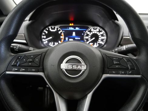 Used 2024 Nissan Altima 2.5 SV FWD image 15