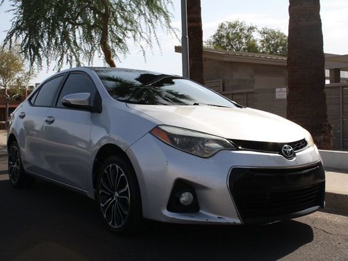 Used 2016 Toyota Corolla S FWD image 2
