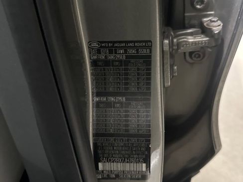 Used 2018 Land Rover Discovery Sport SE image 7