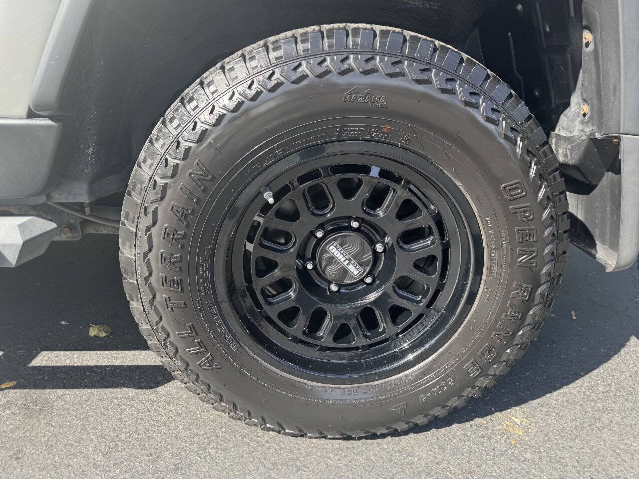 Used 2011 Toyota FJ Cruiser 4WD w/ Upgrade Pkg image 10